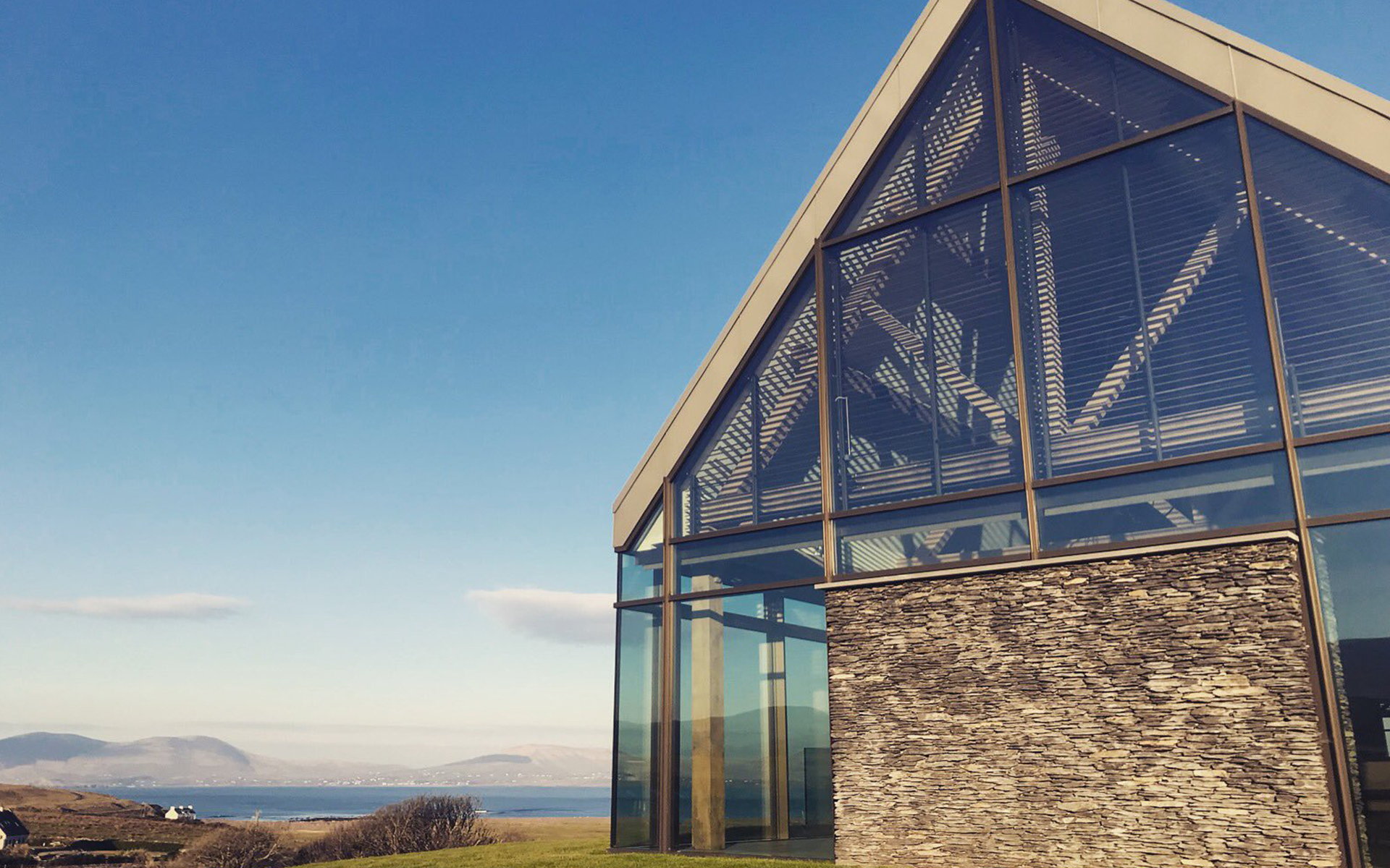 Ceiling & Allied Hogs Head Hotel & Golf Resort
